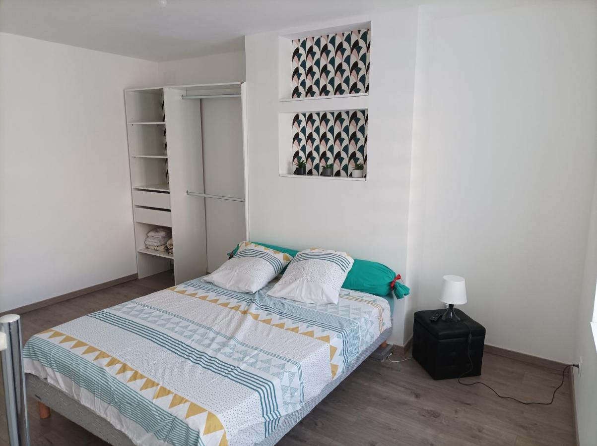 Petite Maison Agreable Pour 6 Voyageurs Lejlighed Bogny-sur-Meuse Eksteriør billede